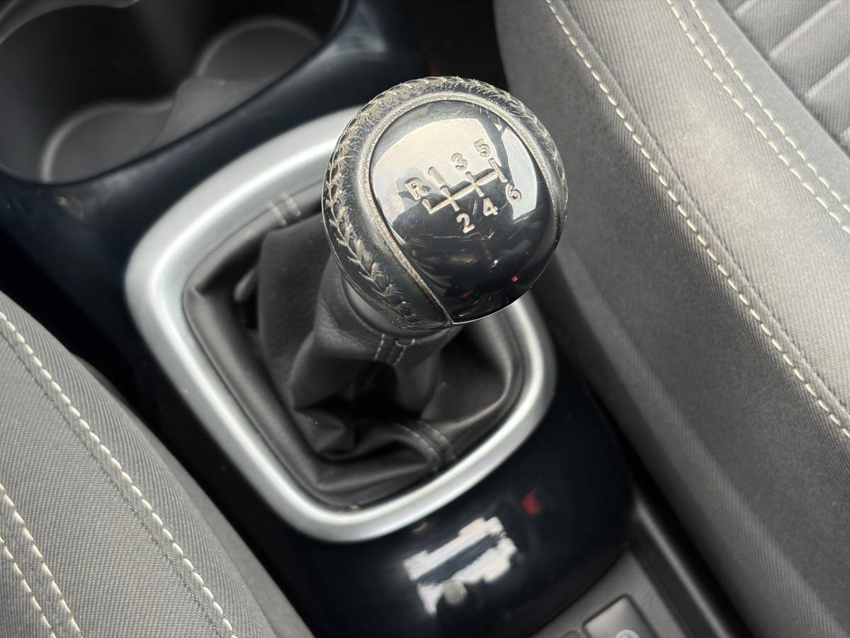 Toyota Yaris Toyota Yaris 1.3 VVT-i Dynamic 1e Eigenaar,Navi,Camera,Trekhaak,6 Bak,Clima,Cruise,Lm velgen,100pk,N.A.P,Bj 12-2015,Apk tot 12-2026