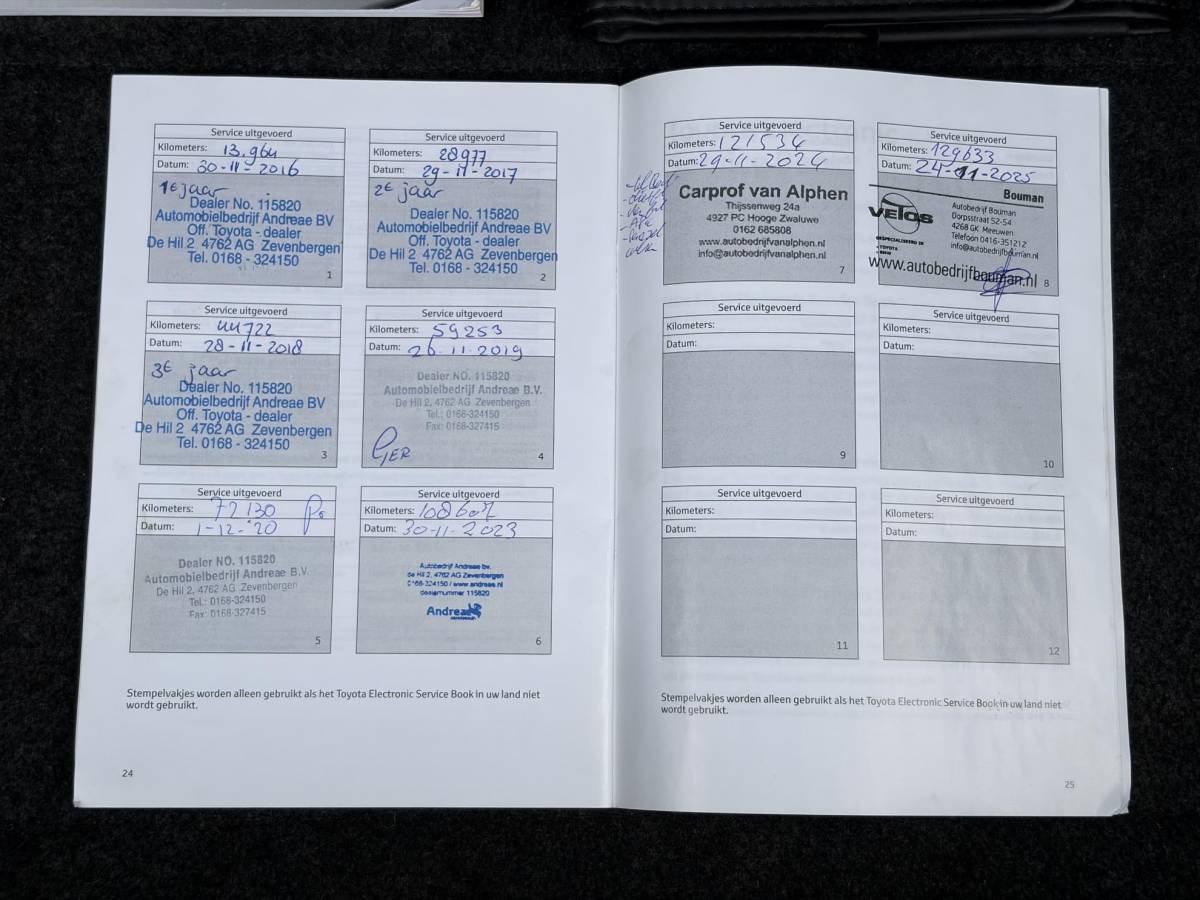 Toyota Yaris Toyota Yaris 1.3 VVT-i Dynamic 1e Eigenaar,Navi,Camera,Trekhaak,6 Bak,Clima,Cruise,Lm velgen,100pk,N.A.P,Bj 12-2015,Apk tot 12-2026