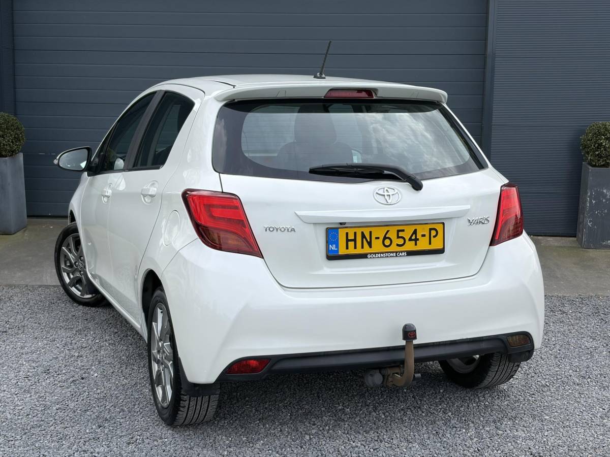 Toyota Yaris Toyota Yaris 1.3 VVT-i Dynamic 1e Eigenaar,Navi,Camera,Trekhaak,6 Bak,Clima,Cruise,Lm velgen,100pk,N.A.P,Bj 12-2015,Apk tot 12-2026