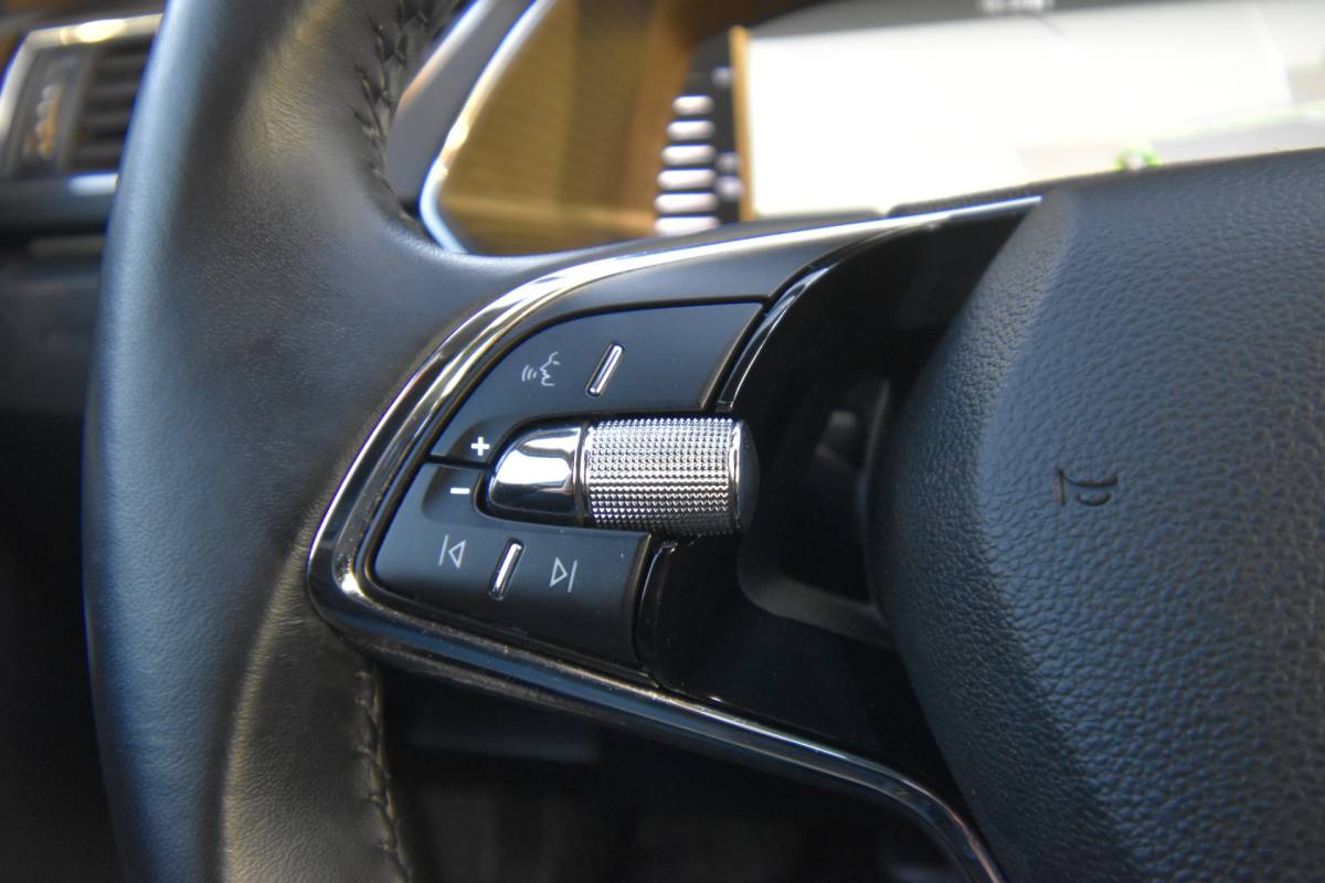 Škoda Superb ŠKODA Superb Combi 1.4 TSI iV Business Edition Plus , CLIMATR , NAVI , VIRTUAL COCKPIT , LED KOPL , PDC V+A ,