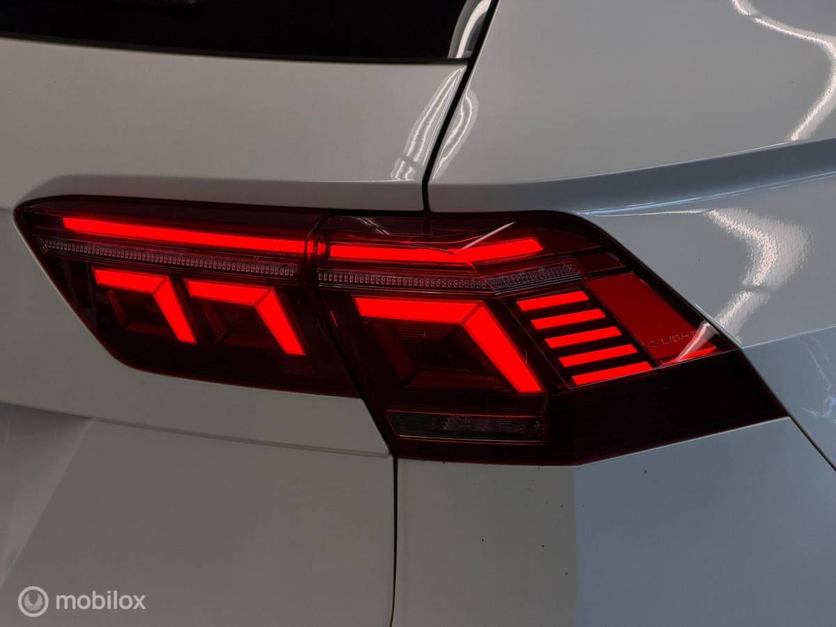 Volkswagen Tiguan Volkswagen Tiguan 1.5 TSI 3x R-Line Panorama/Black Style/HUD