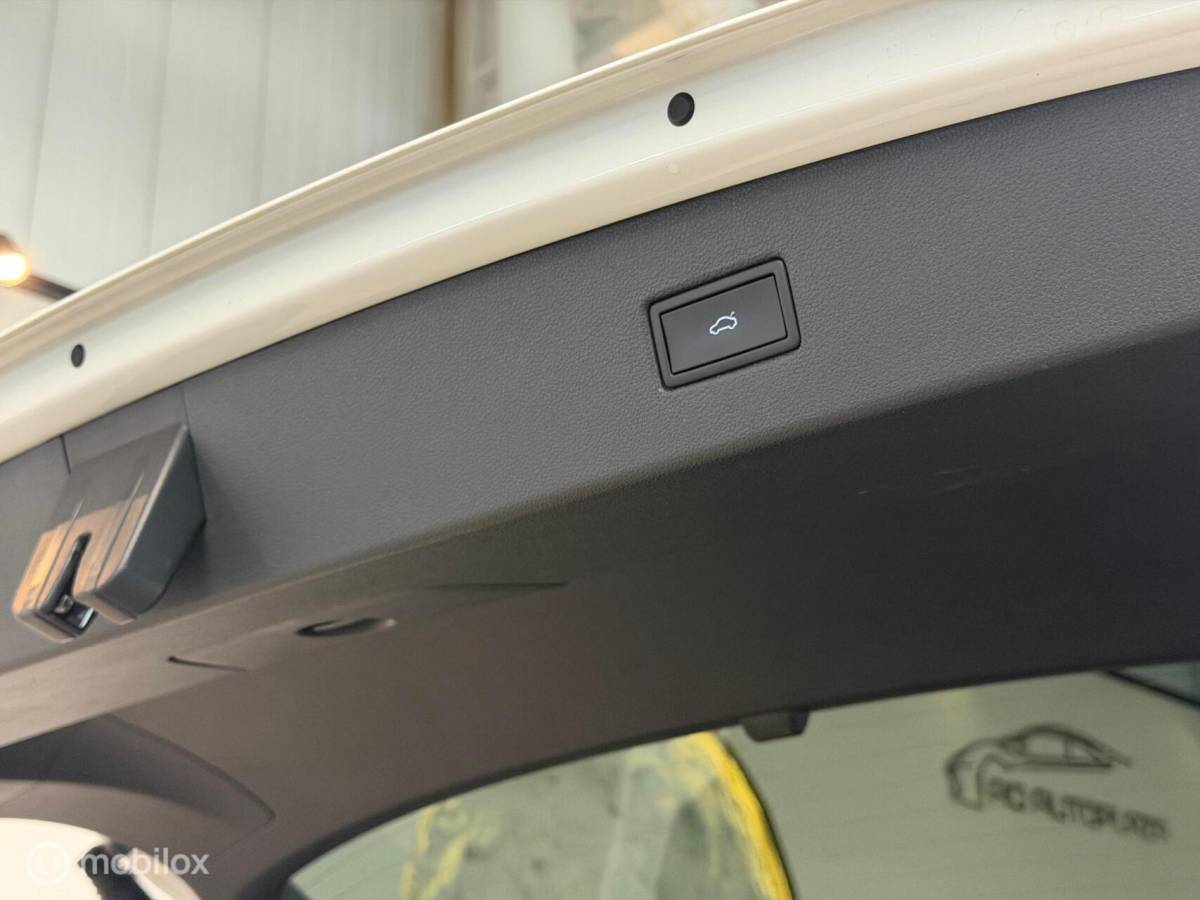 Volkswagen Tiguan Volkswagen Tiguan 1.5 TSI 3x R-Line Panorama/Black Style/HUD