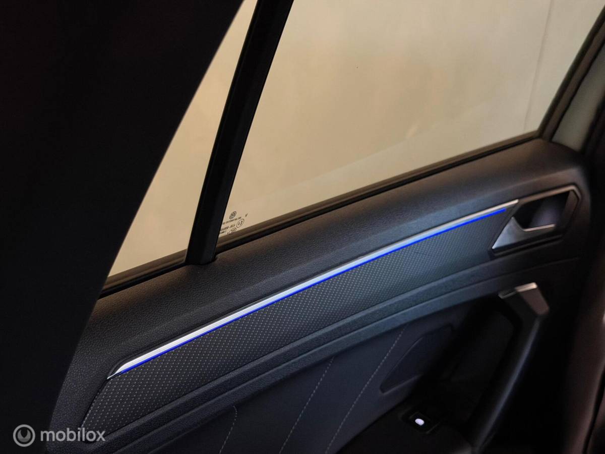 Volkswagen Tiguan Volkswagen Tiguan 1.5 TSI 3x R-Line Panorama/Black Style/HUD