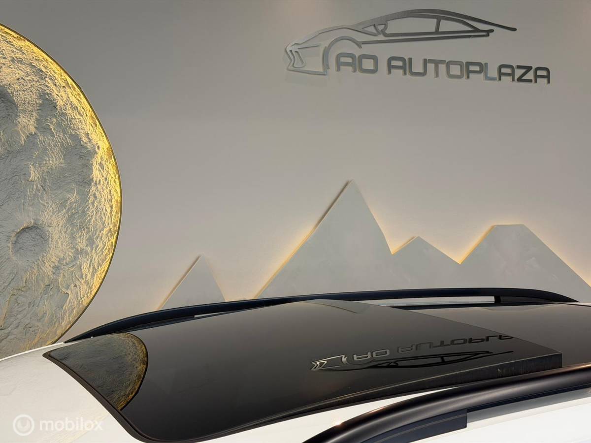 Volkswagen Tiguan Volkswagen Tiguan 1.5 TSI 3x R-Line Panorama/Black Style/Trekhaak