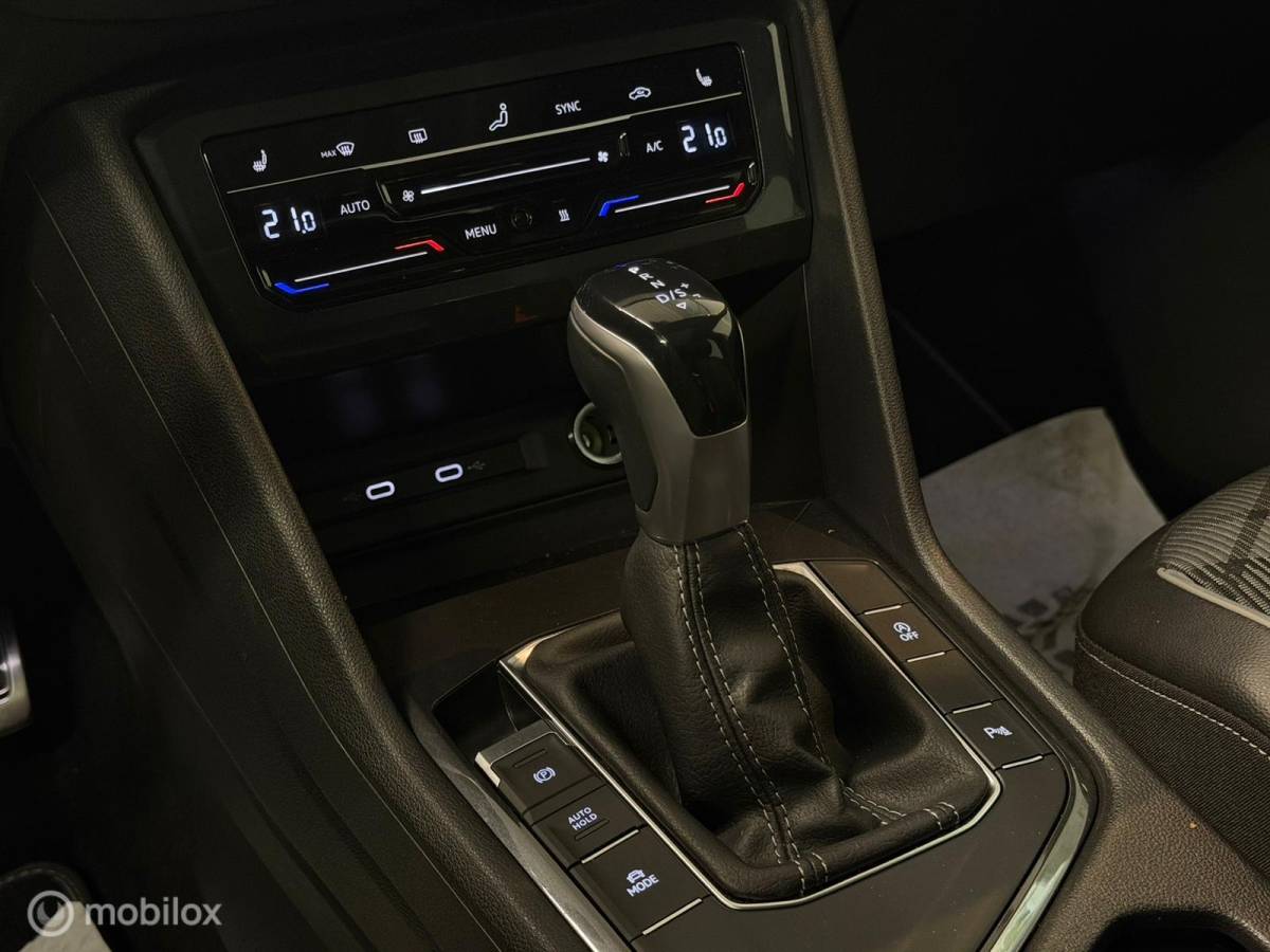 Volkswagen Tiguan Volkswagen Tiguan 1.5 TSI 3x R-Line Panorama/Black Style/Trekhaak