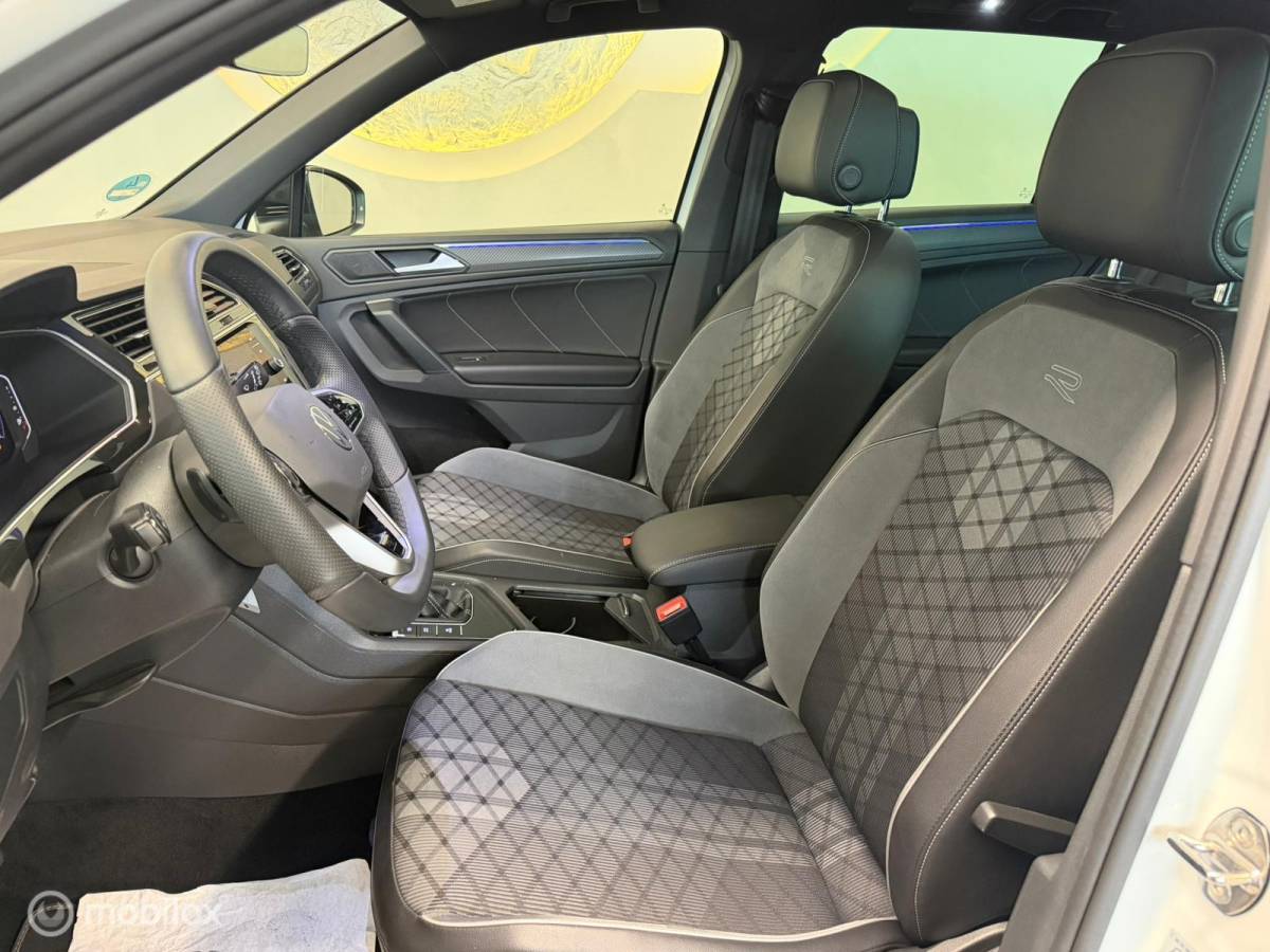 Volkswagen Tiguan Volkswagen Tiguan 1.5 TSI 3x R-Line Panorama/Black Style/Trekhaak