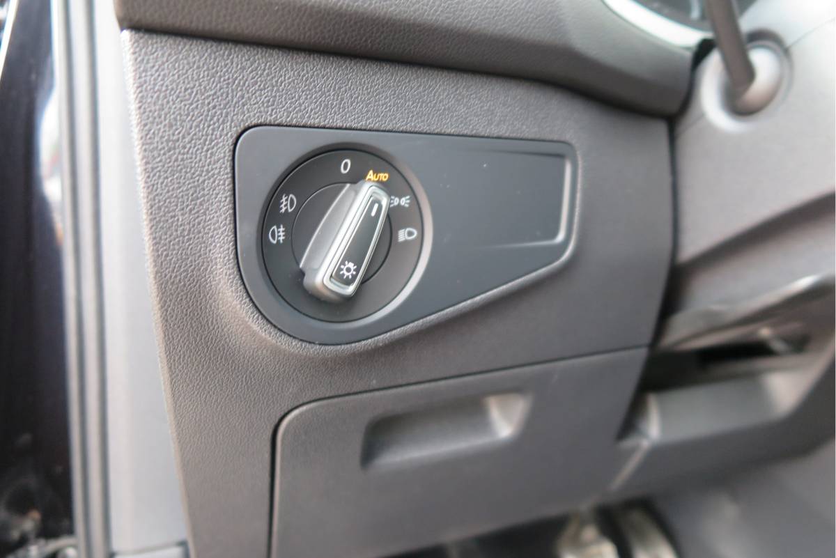 Volkswagen Tiguan Volkswagen Tiguan 1.4 TSI 92kw 125pk R-Line  Connected Series, Trekhaak afneembaar , Lane assist, Cruise control , Carplay , Navi, PDC, Achteruitrijcamera , LMV. Parkeerassistent . etc