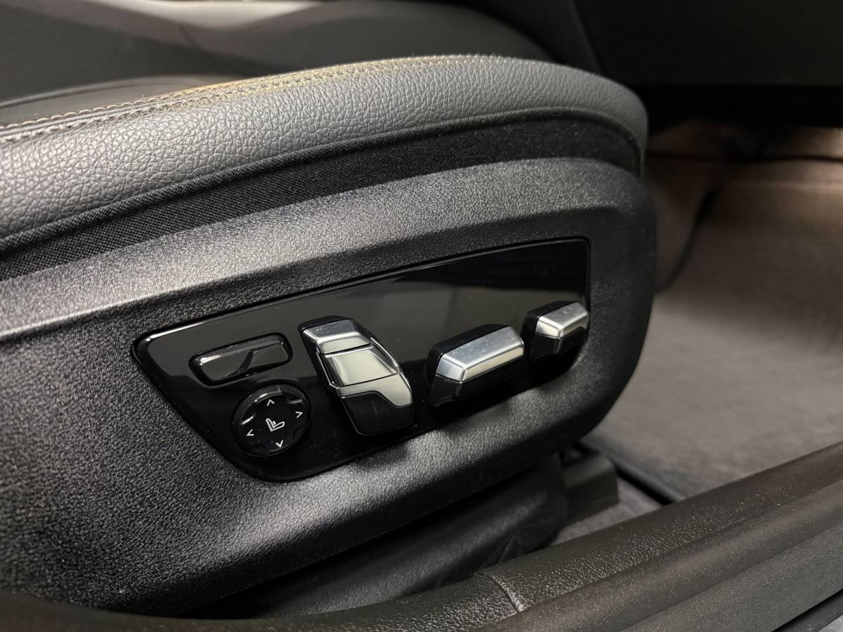 BMW 5 Serie BMW 5-serie Touring 530i High Executive *M-Pakket* 252PK! Carplay|360 Camera|Memory|Stoelventilatie|NAP