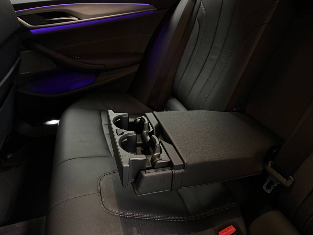 BMW 5 Serie BMW 5-serie Touring 530i High Executive *M-Pakket* 252PK! Carplay|360 Camera|Memory|Stoelventilatie|NAP