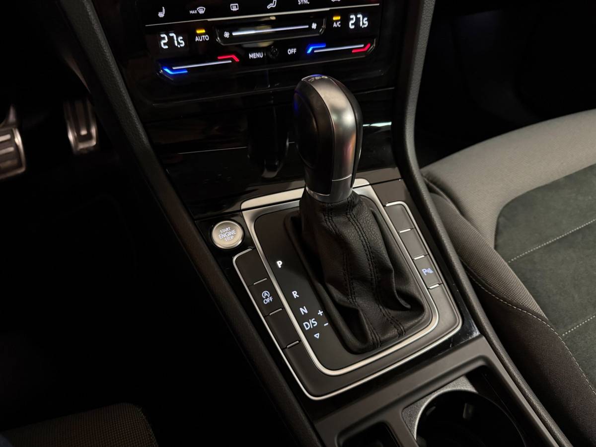 Volkswagen Golf Volkswagen Golf Variant 1.5 TSI Highline Business R *Massage* Pano|Carplay|R-Line|ACC|Camera|Stoelverw.|DAB