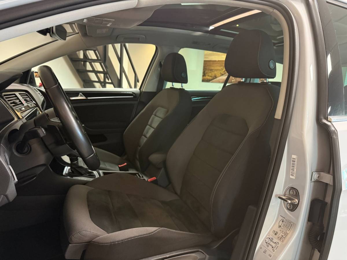 Volkswagen Golf Volkswagen Golf Variant 1.5 TSI Highline Business R *Massage* Pano|Carplay|R-Line|ACC|Camera|Stoelverw.|DAB