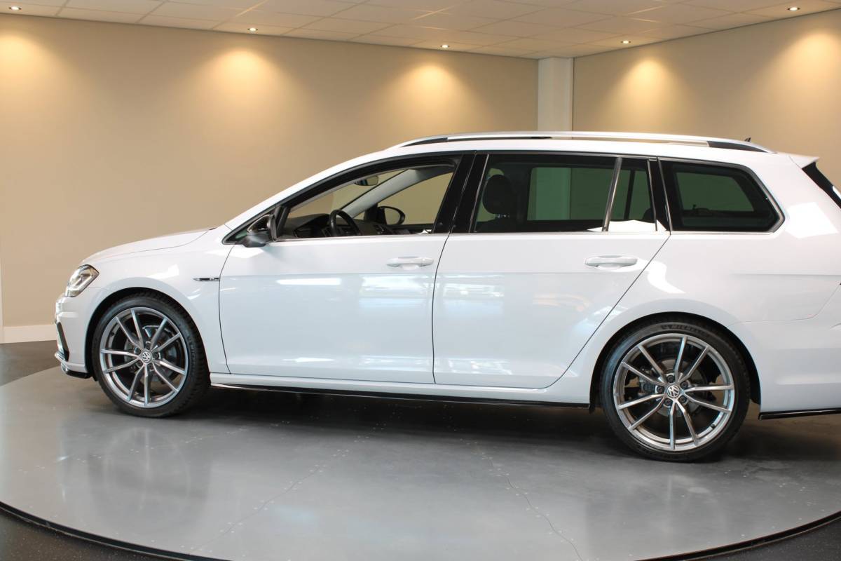 Volkswagen Golf Volkswagen Golf Variant 1.5 TSI Highline Business R *Massage* Pano|Carplay|R-Line|ACC|Camera|Stoelverw.|DAB