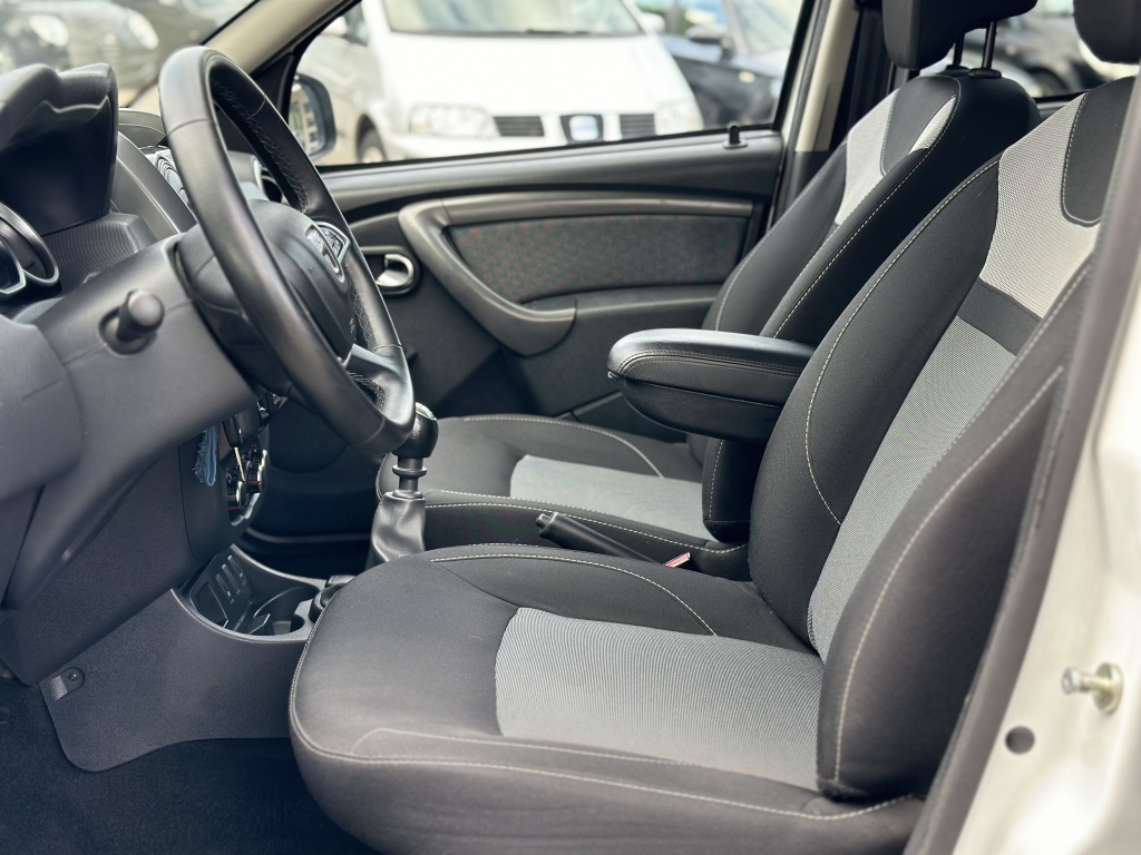 Dacia Duster Dacia Duster 1.2 TCe Blackshadow MultiMedia*Cruise Control*Trekhaak*Privacy
