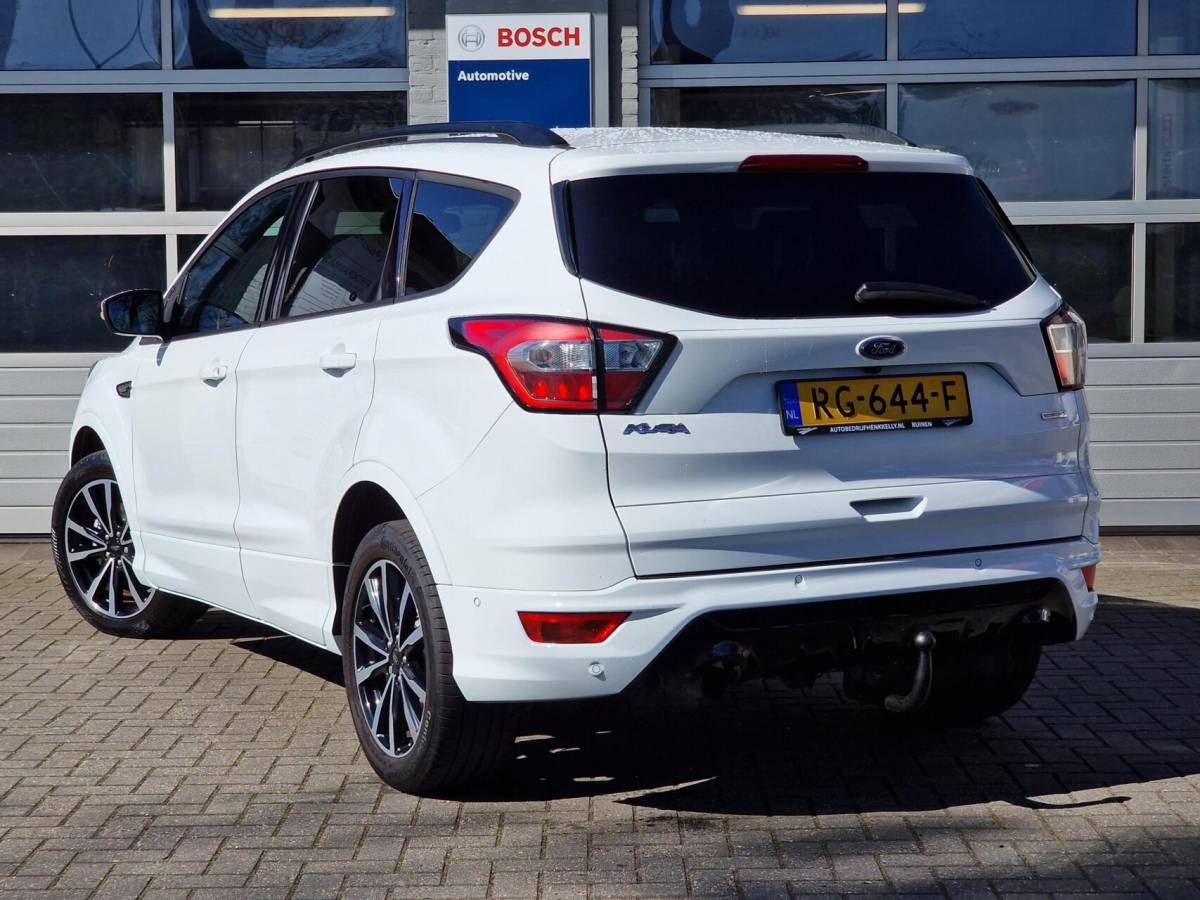Ford Kuga Ford Kuga 1.5 EcoBoost ST Line|Trekhaak|ACC|Sony|Camera|PDC|Xenon|LED