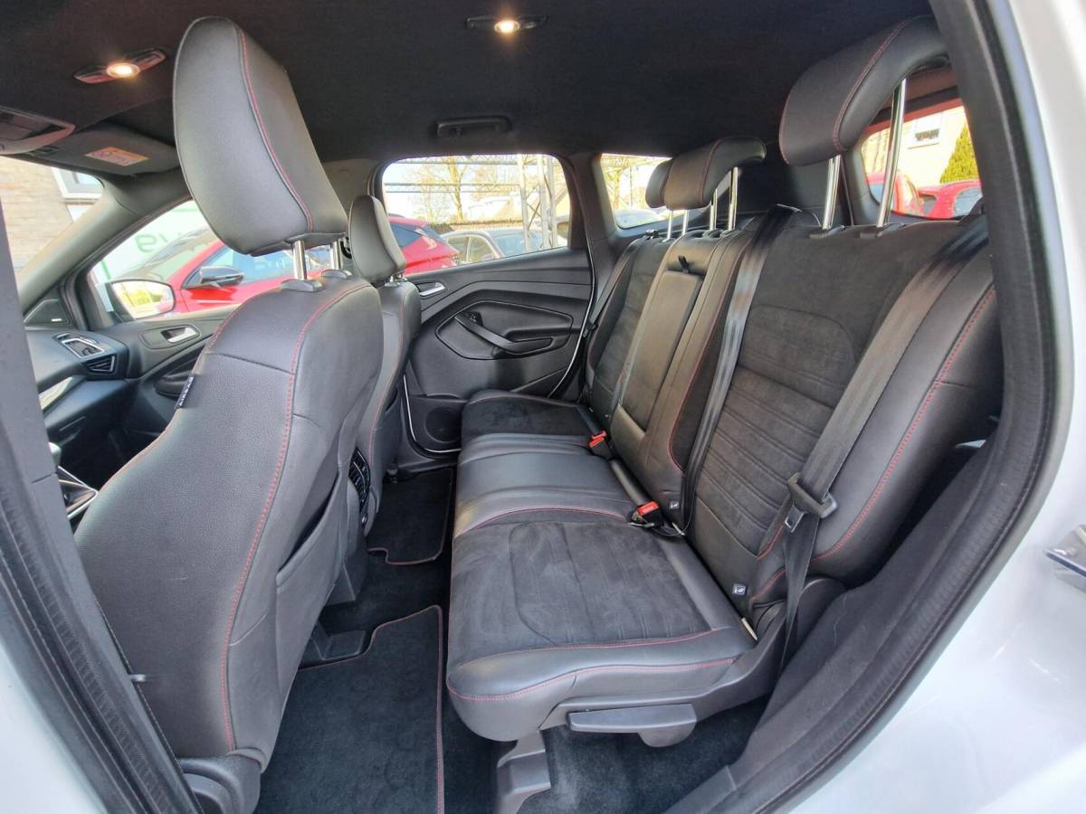 Ford Kuga Ford Kuga 1.5 EcoBoost ST Line|Trekhaak|ACC|Sony|Camera|PDC|Xenon|LED
