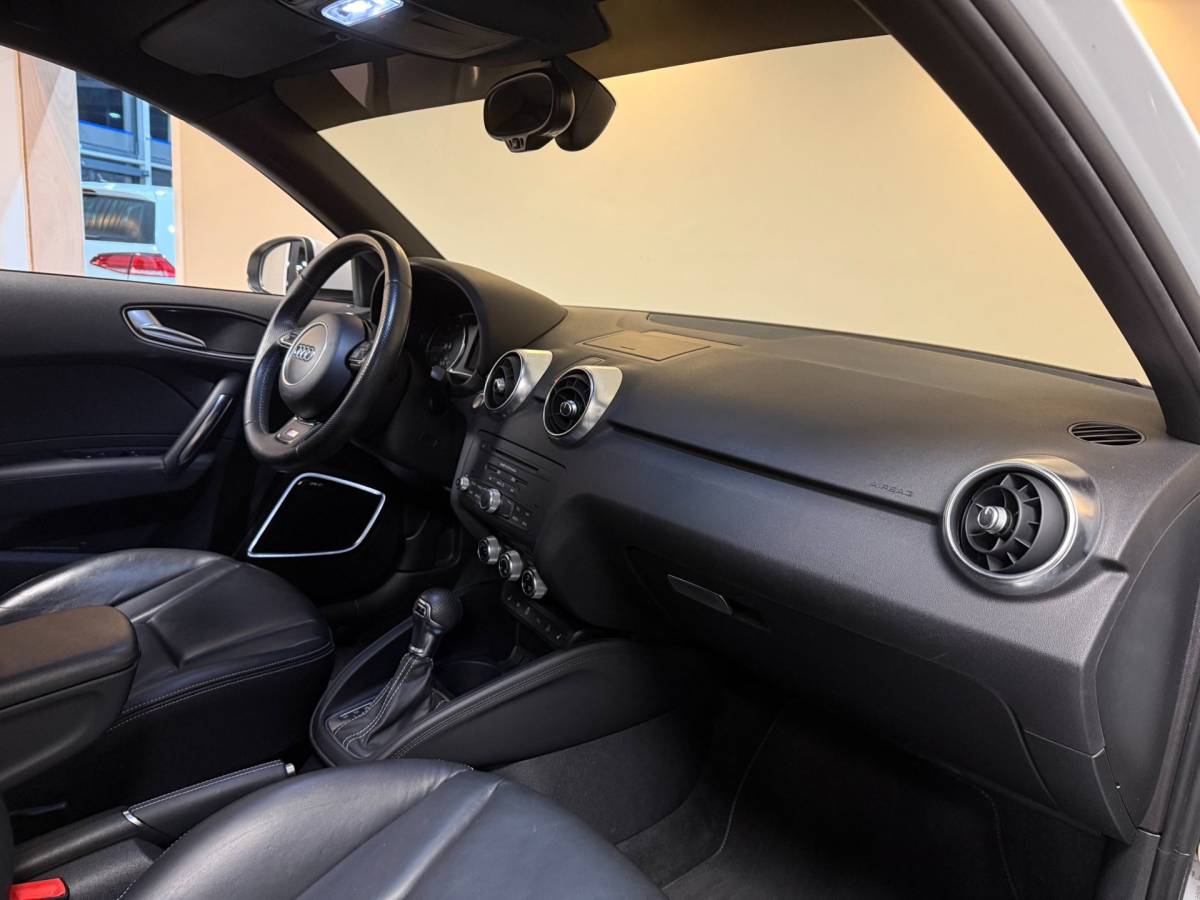 Audi A1 Sportback Audi A1 Sportback 1.4 TFSI Pro Line S *S-Tronic Automaat* Leer|S-Line|Stoelverw.|Cruise|Navi|All-seasons