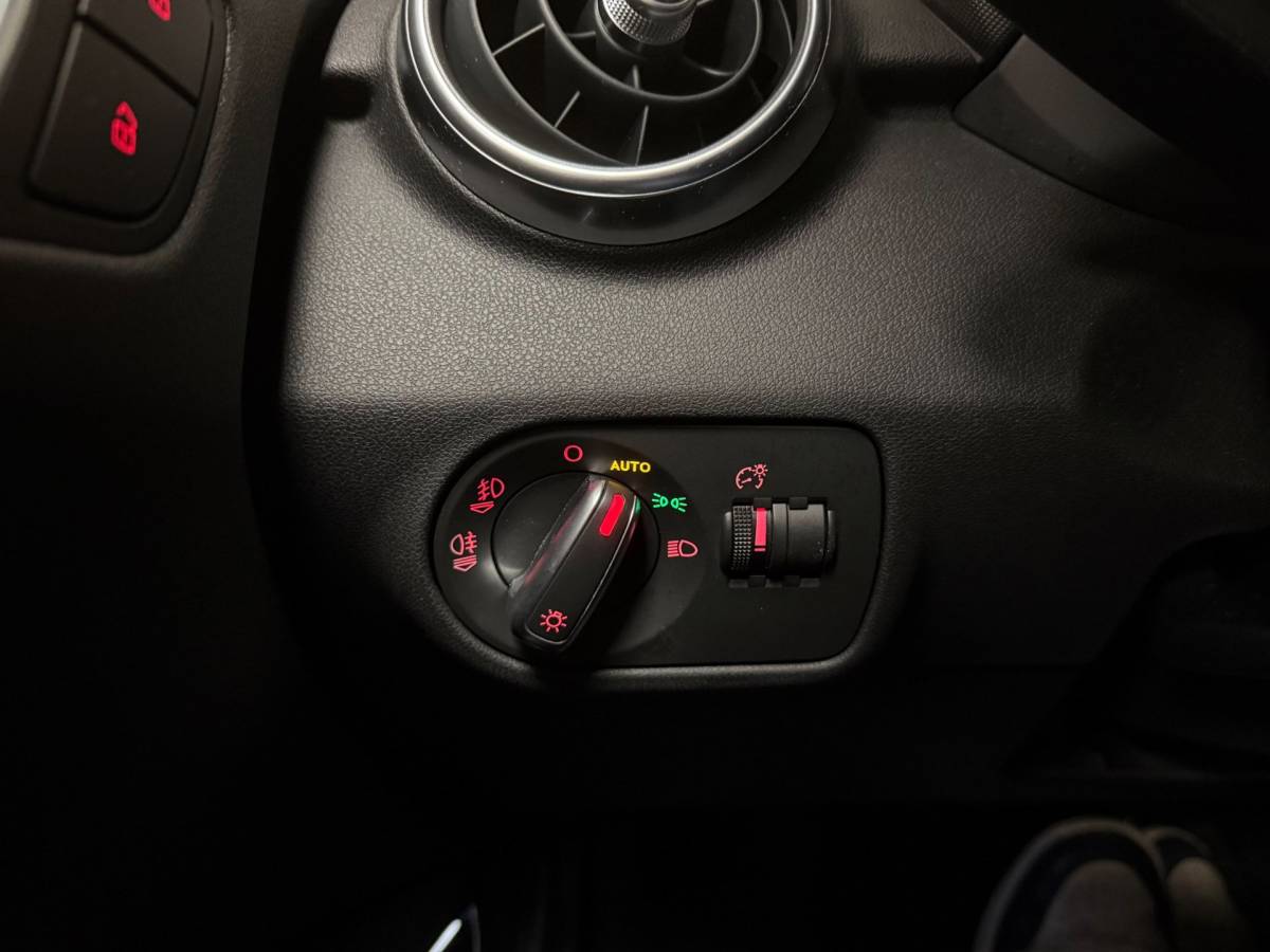 Audi A1 Sportback Audi A1 Sportback 1.4 TFSI Pro Line S *S-Tronic Automaat* Leer|S-Line|Stoelverw.|Cruise|Navi|All-seasons