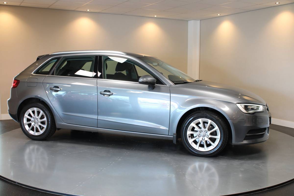 Audi A3 Audi A3 Sportback 1.2 TFSI Ambiente Pro Line plus *Top onderhouden* All-seasons|Stoelverw.|Cruise|PDC|BT