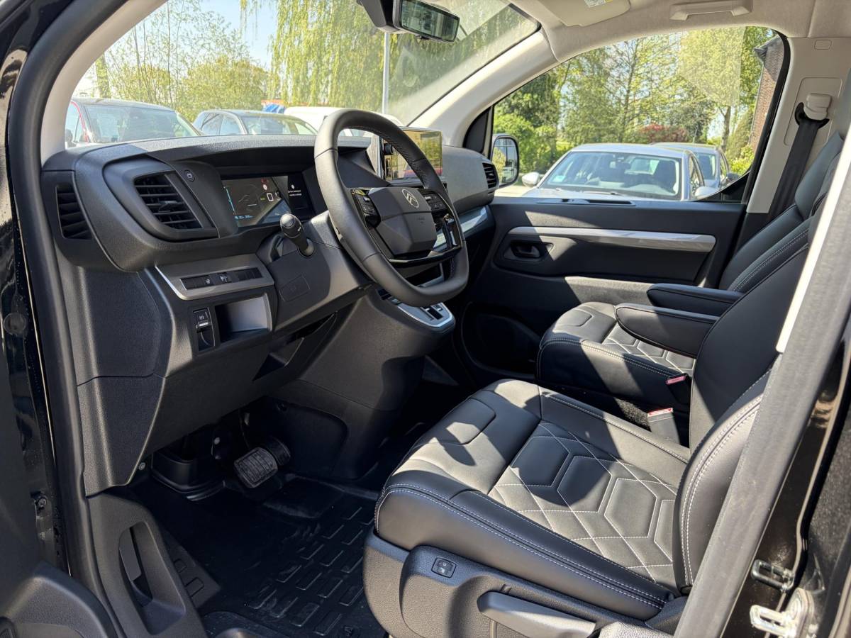 Citroën ë-Jumpy Citroen ë-Jumpy L3 136 DC 75 kWh STX Edition | Betimmering | Lederen interieur | Full Options