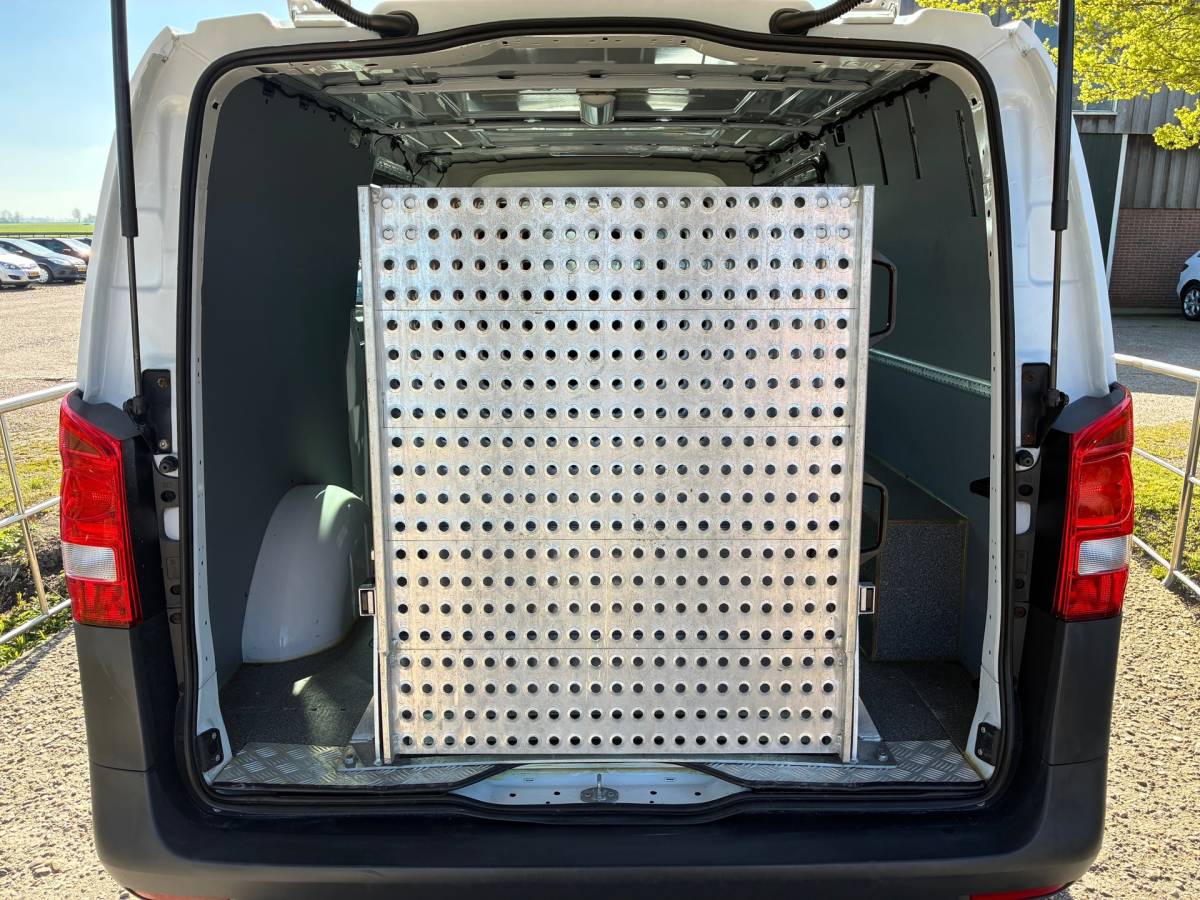 Mercedes-Benz Vito Mercedes-Benz Vito 111 CDI Functional Extra Lang | Rolstoelbus + Camera Nu € 12.975,-!!!