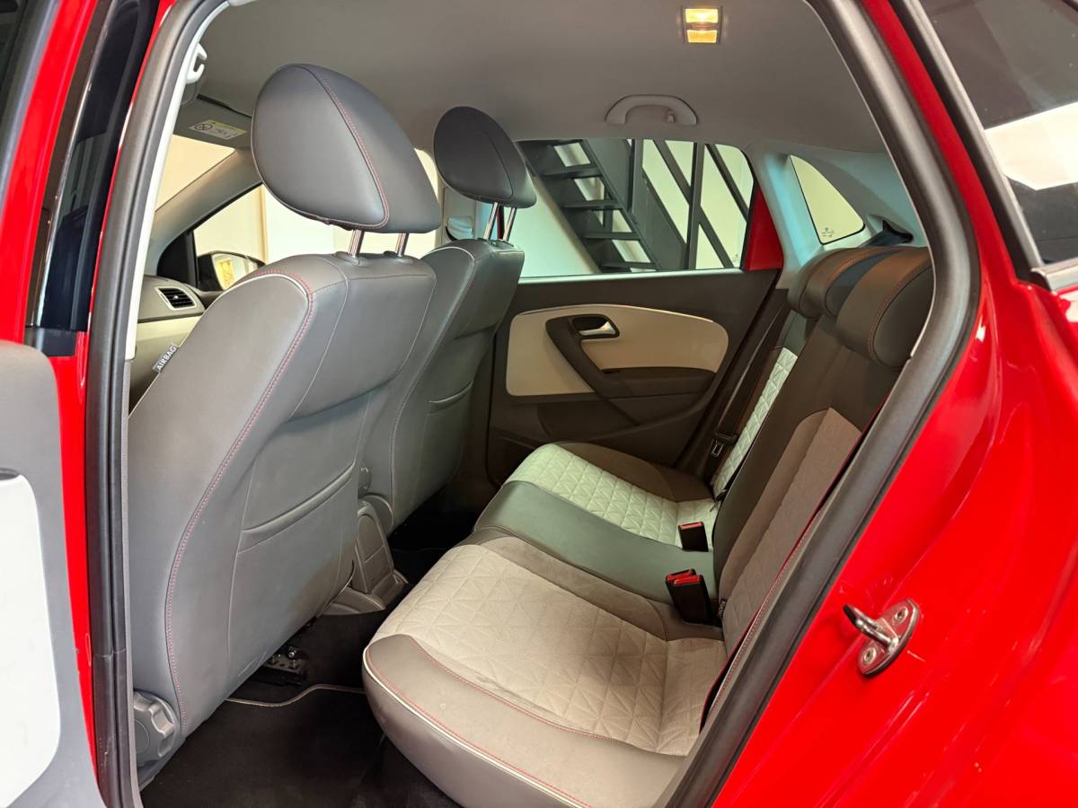 Volkswagen Polo Volkswagen Polo 1.2 TSI Beats By Dre *Carplay* Navi|Cruise|PDC|BT|Special Edition