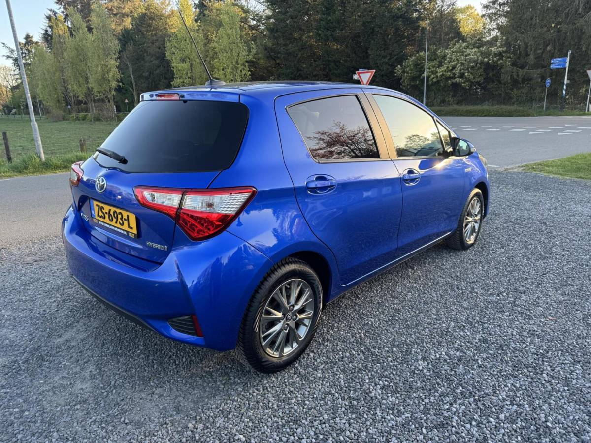Toyota Yaris Toyota Yaris 1.5 Hybrid Dynamic 5 d onderh aantoonbaar