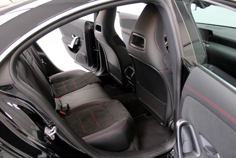 Mercedes-Benz CLA Mercedes-Benz CLA-klasse 180 AMG Line 136PK, SFEERVERLICHTING | STUUR/STOELVERWARMING | MBUX | LED