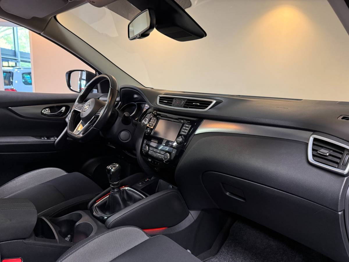 Nissan QASHQAI Nissan Qashqai 1.2 N-Connecta *All-seasons* Pano|360′ Camera|Cruise|Navi|DAB|PDC|NAP