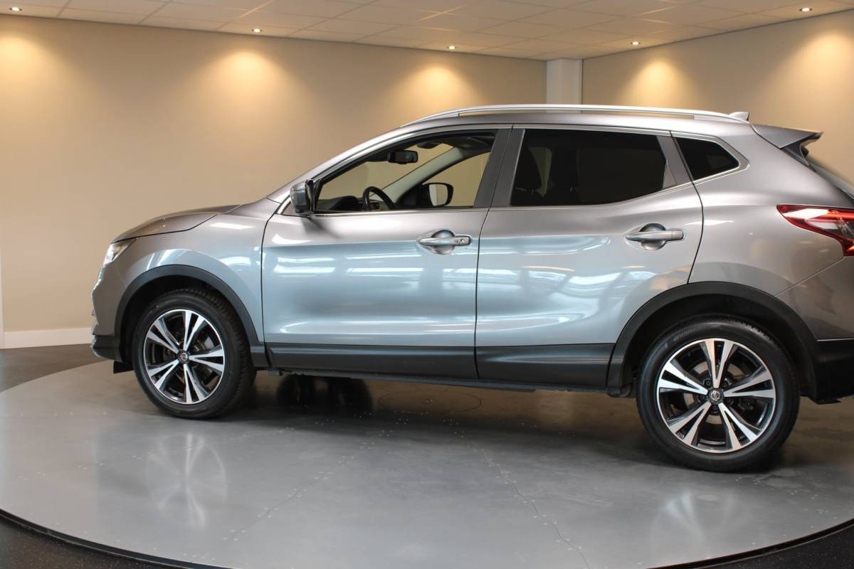 Nissan QASHQAI Nissan Qashqai 1.2 N-Connecta *All-seasons* Pano|360′ Camera|Cruise|Navi|DAB|PDC|NAP