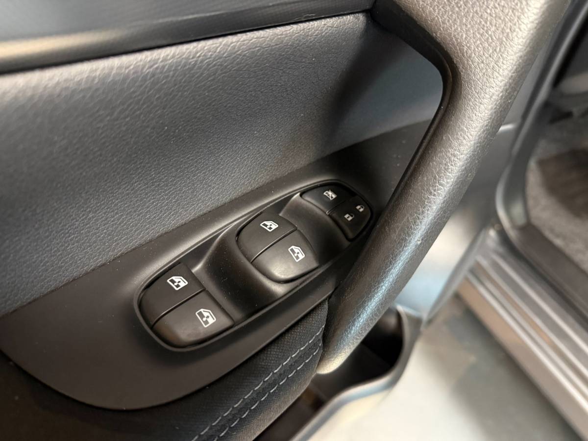 Nissan QASHQAI Nissan Qashqai 1.2 N-Connecta *All-seasons* Pano|360′ Camera|Cruise|Navi|DAB|PDC|NAP