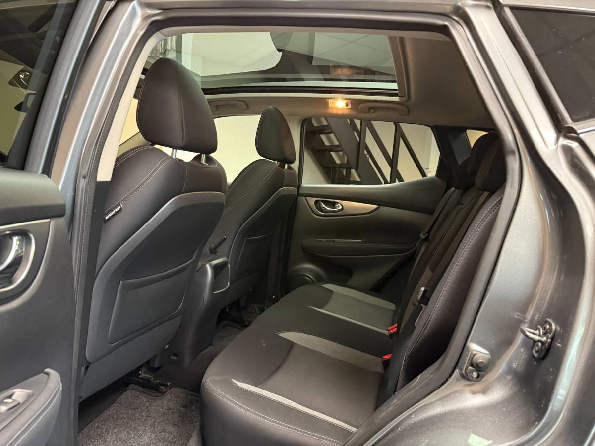 Nissan QASHQAI Nissan Qashqai 1.2 N-Connecta *All-seasons* Pano|360′ Camera|Cruise|Navi|DAB|PDC|NAP