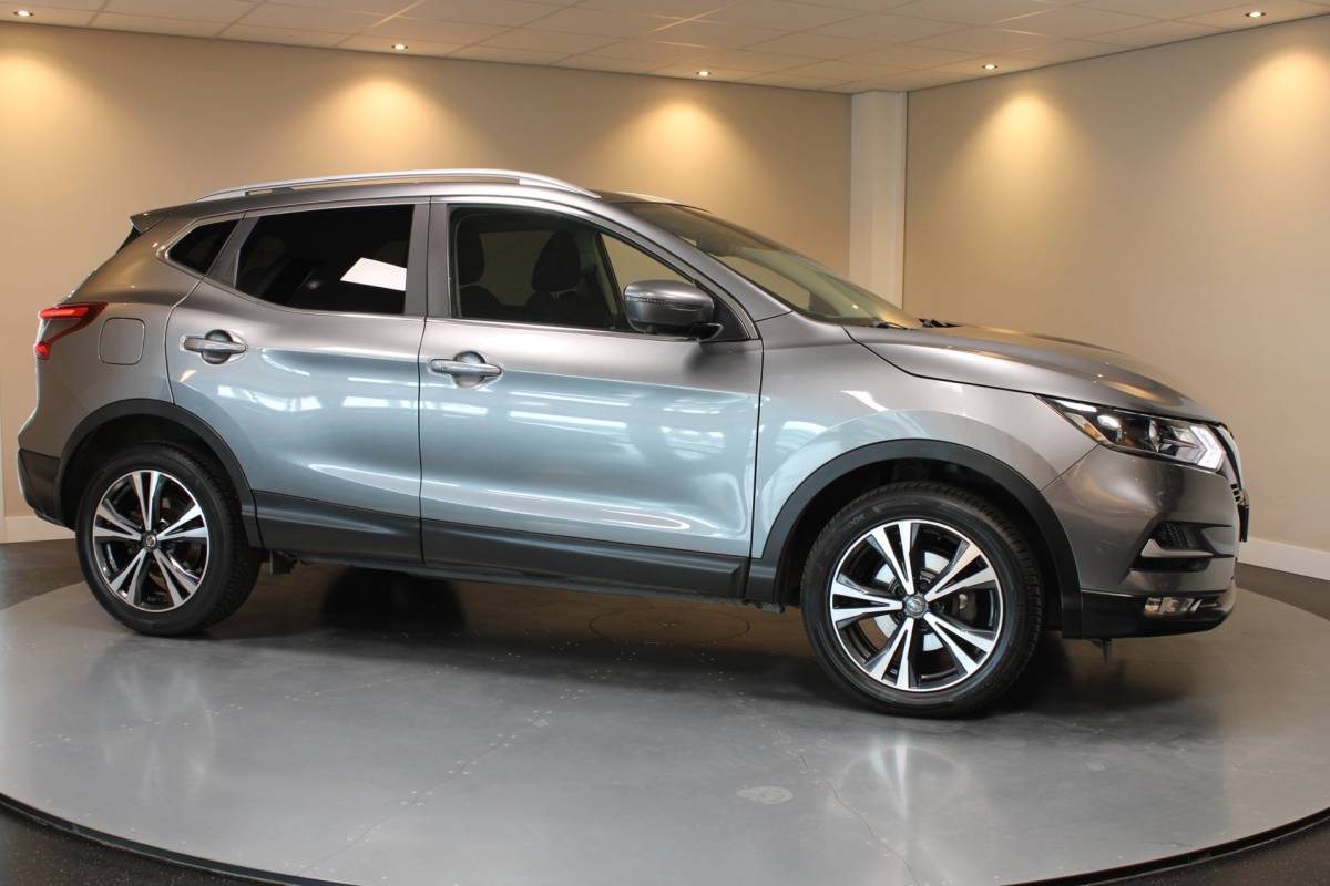 Nissan QASHQAI Nissan Qashqai 1.2 N-Connecta *All-seasons* Pano|360′ Camera|Cruise|Navi|DAB|PDC|NAP