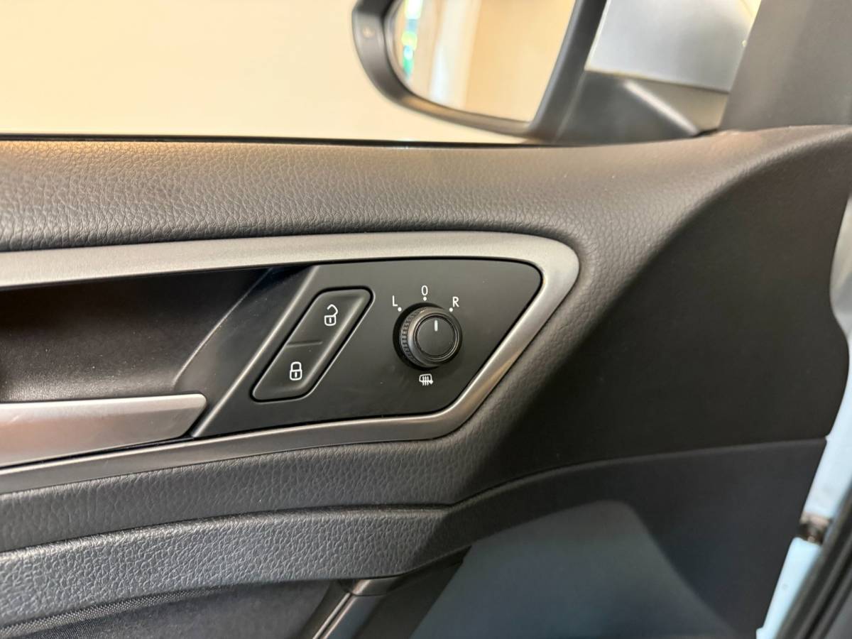 Volkswagen Golf Volkswagen Golf Variant 1.0 TSI Trendline *Top onderhouden* All-seasons|Cruise|Navi|DAB|NAP