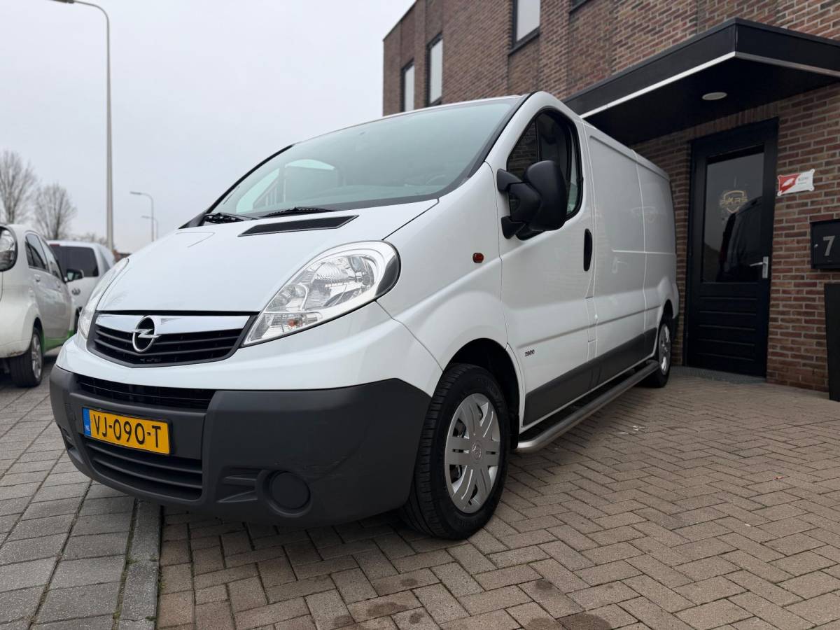 Opel Vivaro Opel Vivaro 2.0 CDTI L2H1 Lang 3 persoons Airco Cruise Navi Elk.Ramen zeer nette