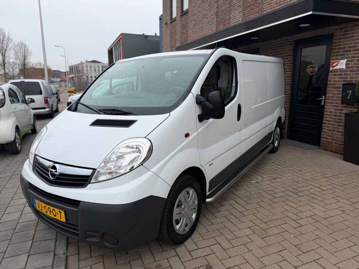 Opel Vivaro Opel Vivaro 2.0 CDTI L2H1 Lang 3 persoons Airco Cruise Navi Elk.Ramen zeer nette