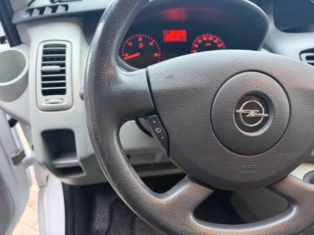 Opel Vivaro Opel Vivaro 2.0 CDTI L2H1 Lang 3 persoons Airco Cruise Navi Elk.Ramen zeer nette