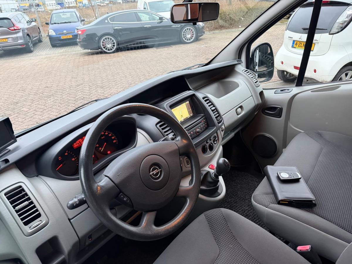 Opel Vivaro Opel Vivaro 2.0 CDTI L2H1 Lang 3 persoons Airco Cruise Navi Elk.Ramen zeer nette