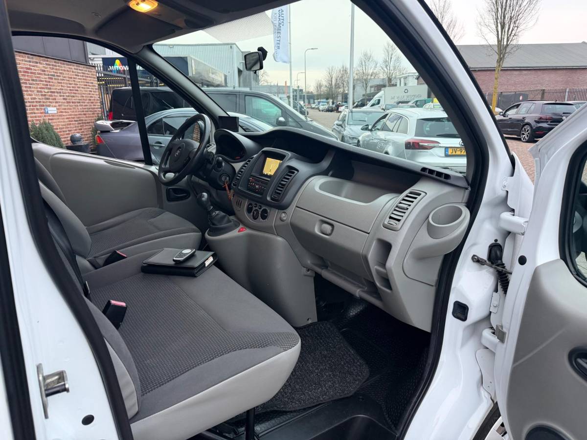 Opel Vivaro Opel Vivaro 2.0 CDTI L2H1 Lang 3 persoons Airco Cruise Navi Elk.Ramen zeer nette