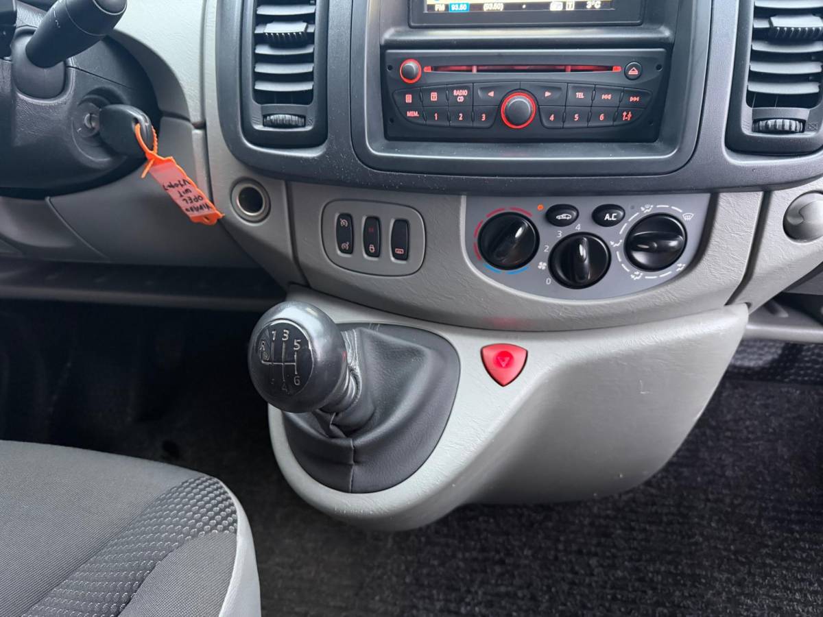 Opel Vivaro Opel Vivaro 2.0 CDTI L2H1 Lang 3 persoons Airco Cruise Navi Elk.Ramen zeer nette