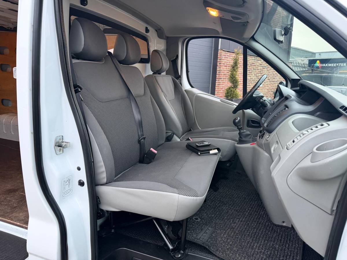Opel Vivaro Opel Vivaro 2.0 CDTI L2H1 Lang 3 persoons Airco Cruise Navi Elk.Ramen zeer nette
