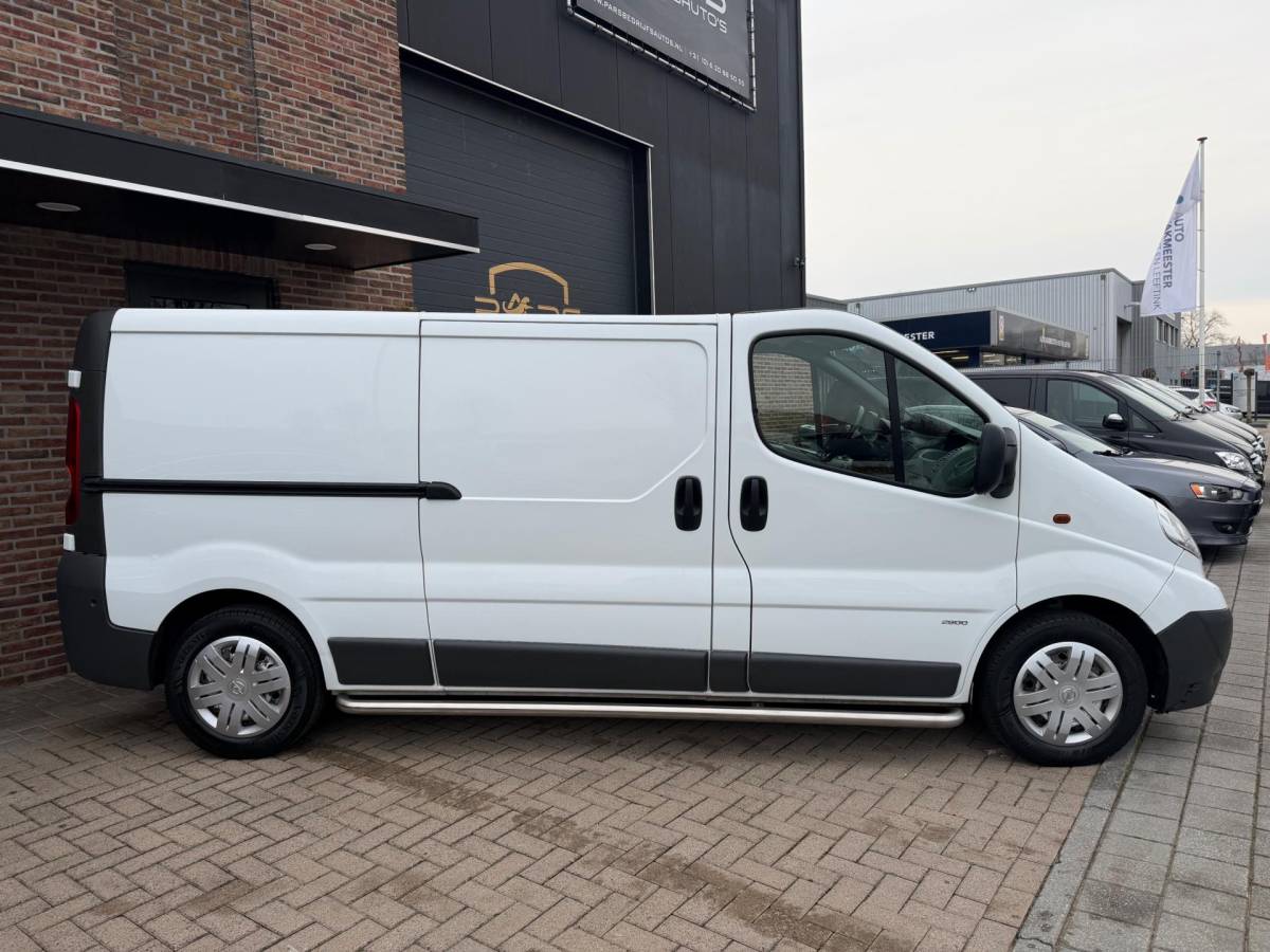 Opel Vivaro Opel Vivaro 2.0 CDTI L2H1 Lang 3 persoons Airco Cruise Navi Elk.Ramen zeer nette