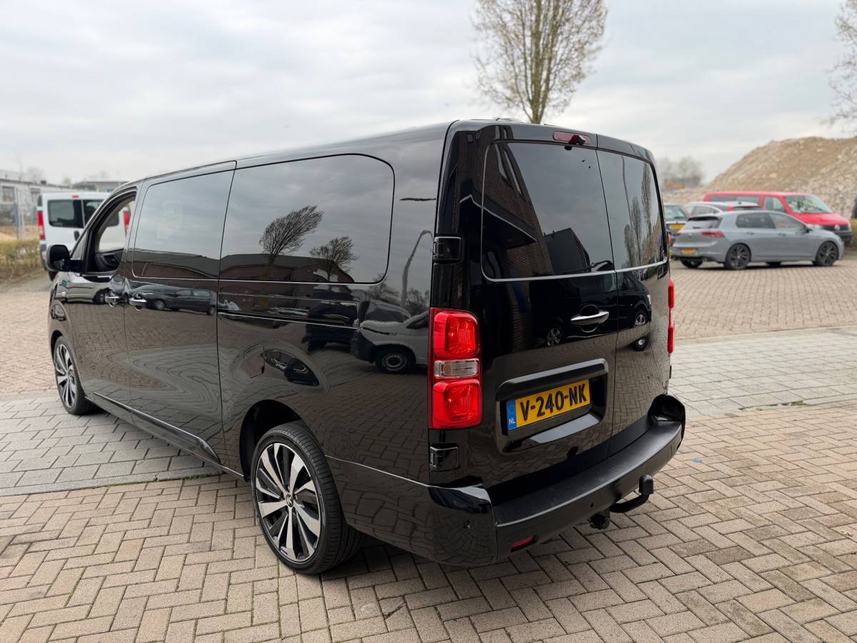 Peugeot Expert Peugeot Expert 231L 2.0 BlueHDI 177PK Automaat 180 LANG DC Premium Pack Dubbele Cabine Dubbele Airco keyless entry Navi Cruise