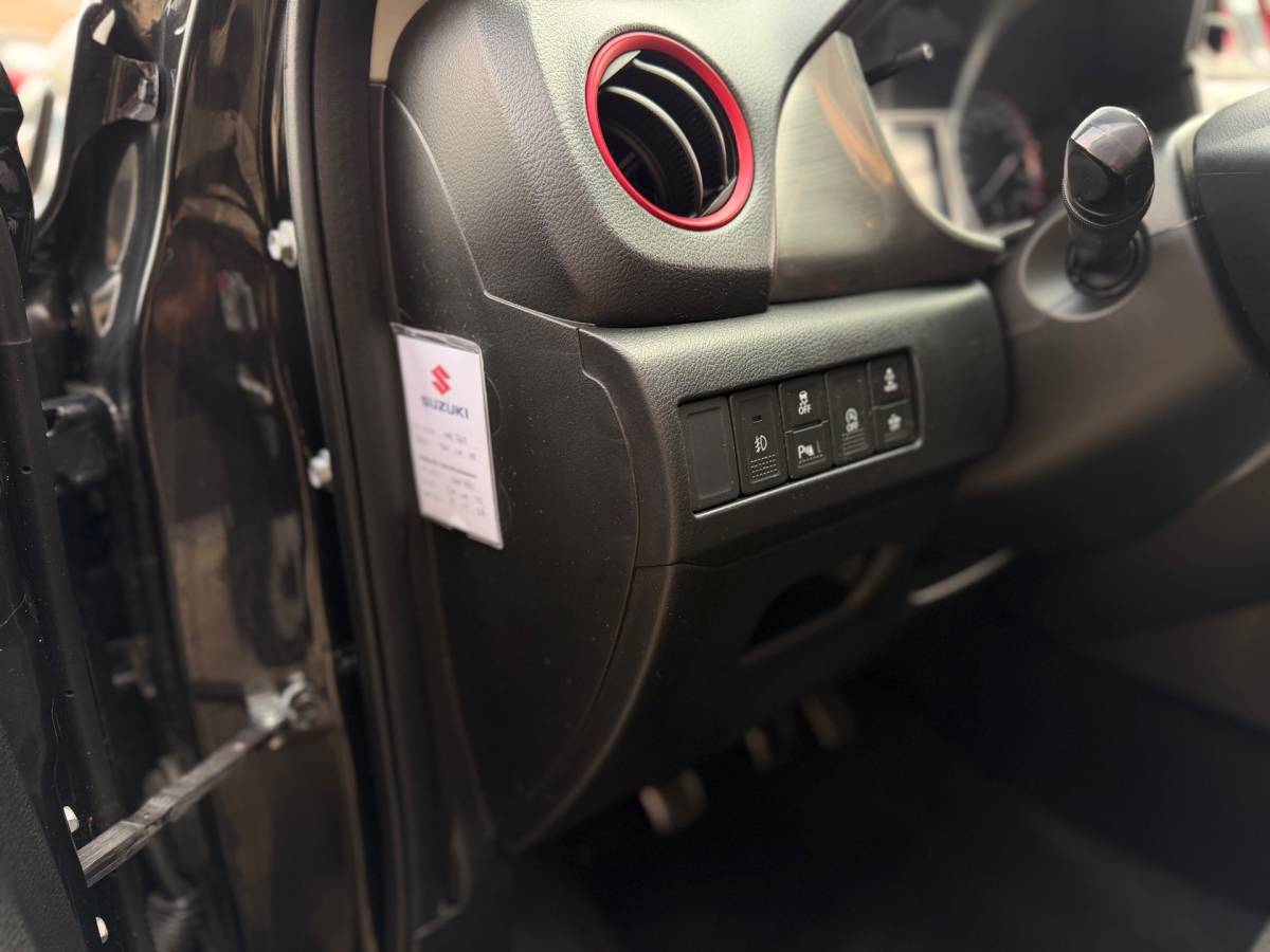 Suzuki Vitara Suzuki Vitara 1.4 S Boosterjet SUV 140PK Airco Navi Cruise Control Keyless Entry Camera Elk.Ramen Trekhaak zeer nette!!