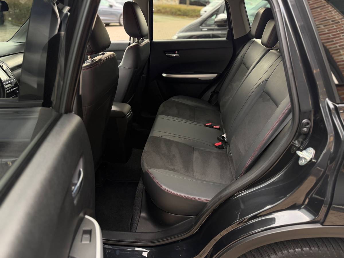 Suzuki Vitara Suzuki Vitara 1.4 S Boosterjet SUV 140PK Airco Navi Cruise Control Keyless Entry Camera Elk.Ramen Trekhaak zeer nette!!