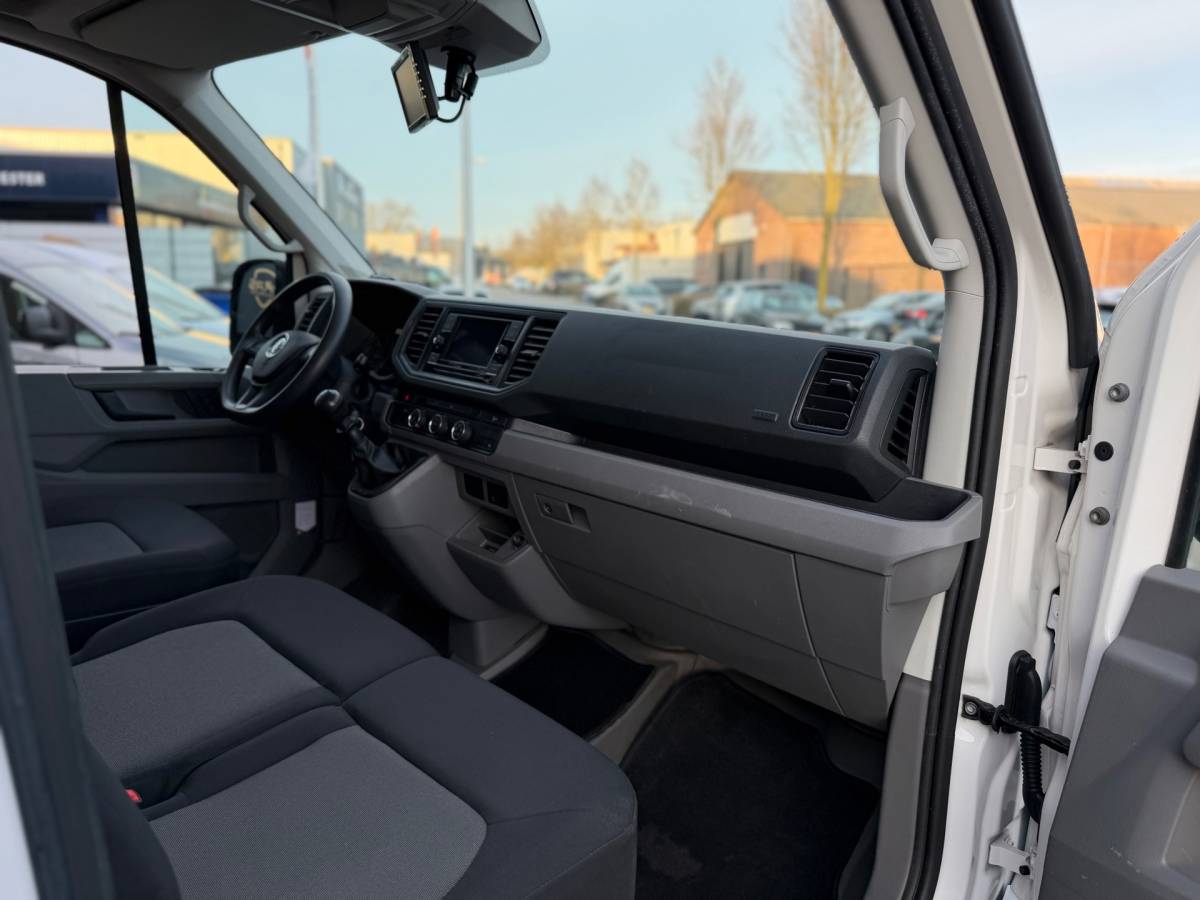 Volkswagen Crafter Volkswagen Crafter 35 2.0 TDI Highline L4 Bakwagen Laadklep DHOLLANDIA Airco Cruise Elk.Ramen Camera 360 zeer nette