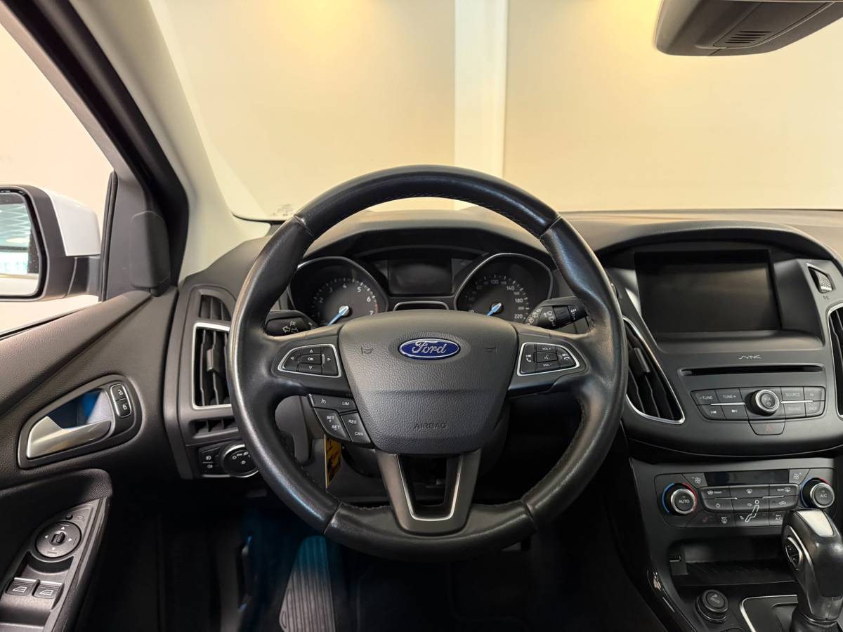 Ford Focus Ford Focus 1.0 *Automaat* Pano|Carplay|Stoel/Stuurverw.|Navi|Cruise|Sfeerverlichting|Climate|Blind-spot|Keyless