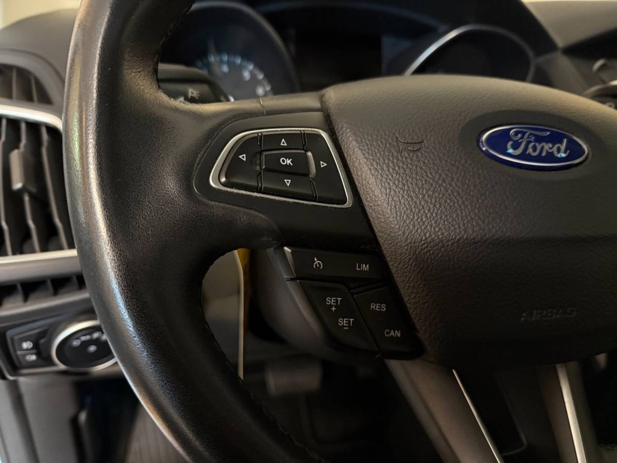 Ford Focus Ford Focus 1.0 *Automaat* Pano|Carplay|Stoel/Stuurverw.|Navi|Cruise|Sfeerverlichting|Climate|Blind-spot|Keyless