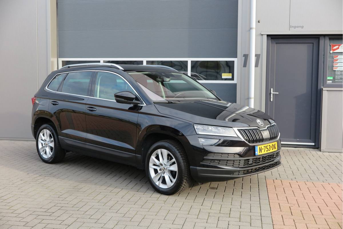 Škoda Karoq ŠKODA Karoq 1.5 TSI 150pk DSG ACT Business Edition Plus Trekhaak ,Side assist , Lane assist , Adaptive cruise, Stoelverwarming ,Navi, PDC , Camera etc. .