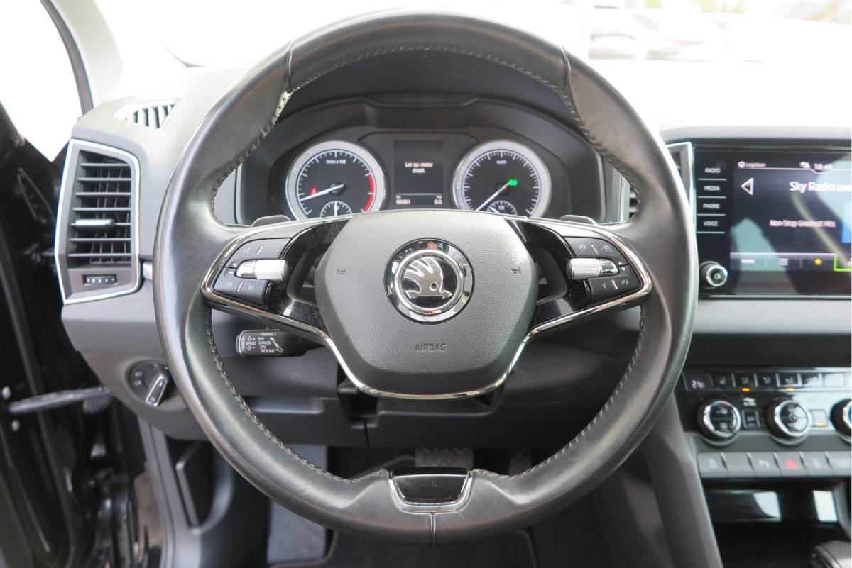 Škoda Karoq ŠKODA Karoq 1.5 TSI 150pk DSG ACT Business Edition Plus Trekhaak ,Side assist , Lane assist , Adaptive cruise, Stoelverwarming ,Navi, PDC , Camera etc. .