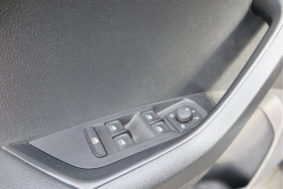 Škoda Karoq ŠKODA Karoq 1.5 TSI 150pk DSG ACT Business Edition Plus Trekhaak ,Side assist , Lane assist , Adaptive cruise, Stoelverwarming ,Navi, PDC , Camera etc. .